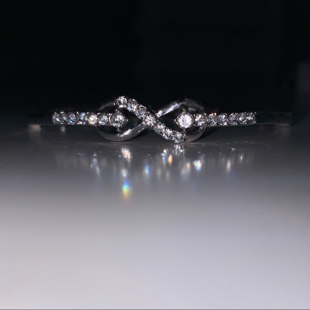 Adorable infinity bracelet